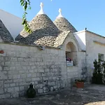 Trulli Di Rosa * Locorotondo