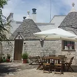 Trulli Di Rosa Feriehus Locorotondo