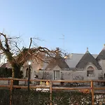 Trulli Di Rosa * Locorotondo