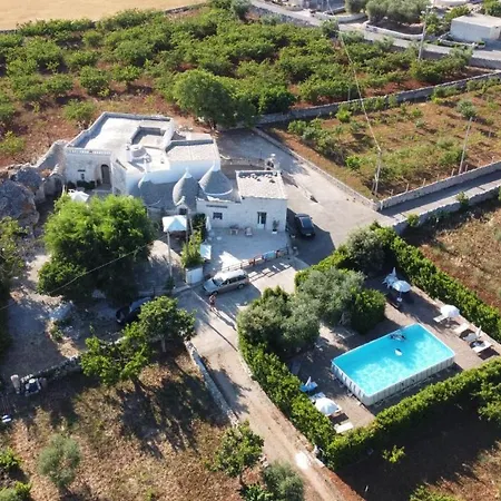 בית נופש Trulli Di Rosa *