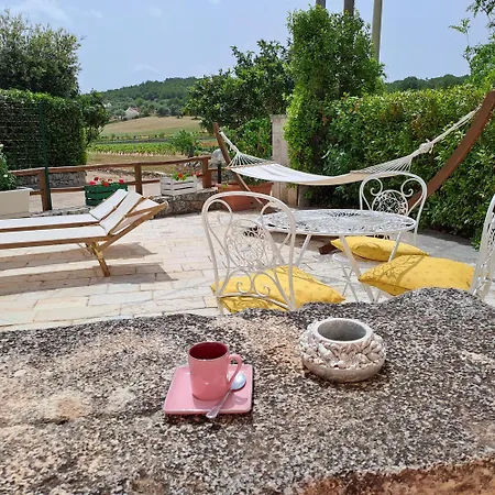 בית נופש Trulli Di Rosa