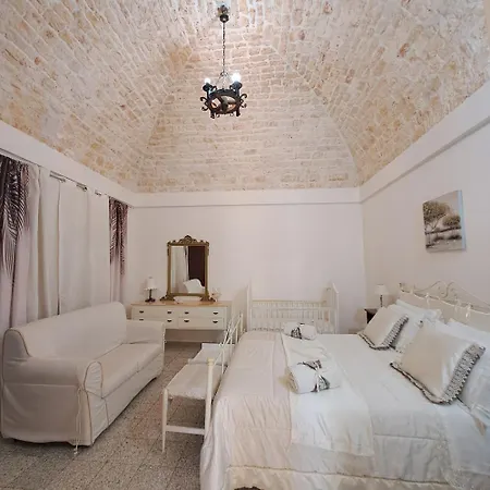 בית נופש Trulli Di Rosa לוקורוטונדו