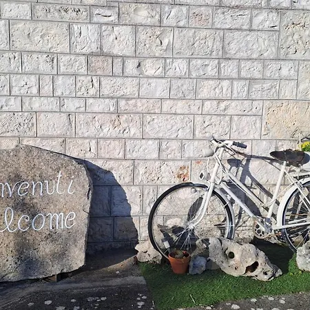 בית נופש Trulli Di Rosa