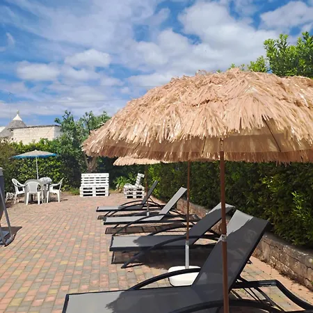 Trulli Di Rosa * לוקורוטונדו