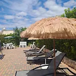 Trulli Di Rosa * Locorotondo