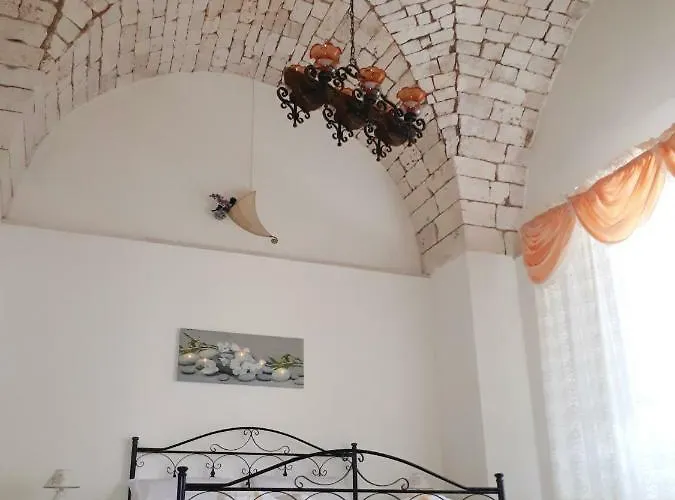 Trulli Di Rosa * Locorotondo